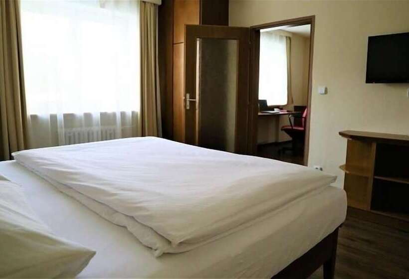 Hotel Baltaci U Nahonu