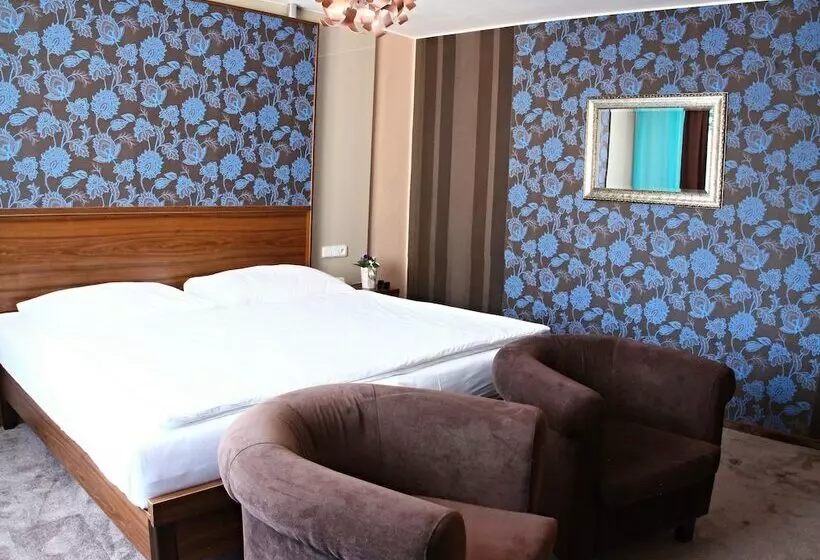 هتل Baltaci U Nahonu