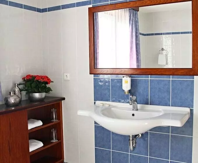 هتل Baltaci U Nahonu