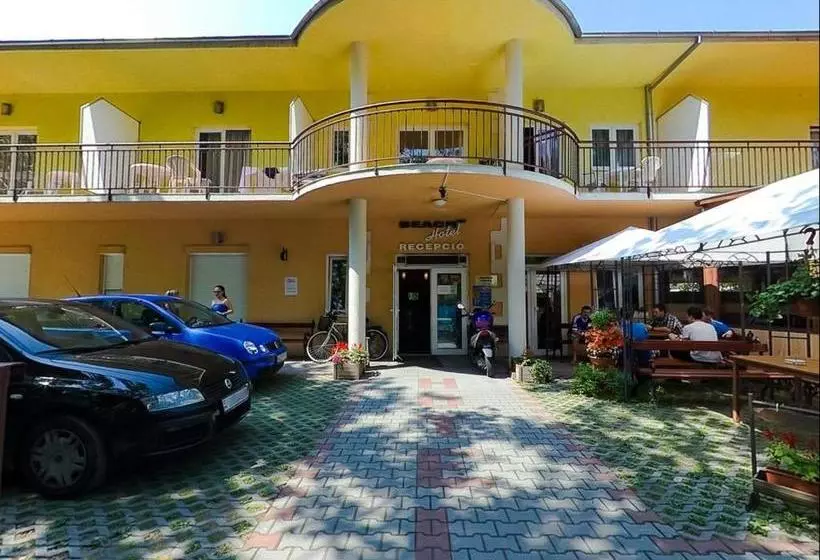 בית מלון כפרי Beach