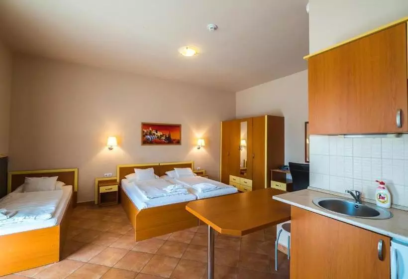 בית מלון כפרי Beach