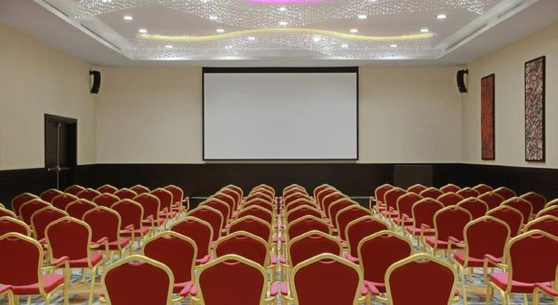 هتل Courtyard By Marriott Jazan