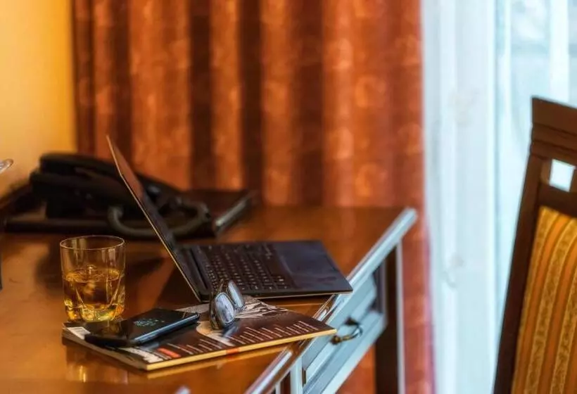 Отель Dworek Skawiński