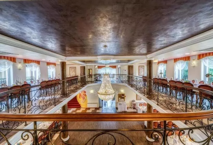 Отель Dworek Skawiński