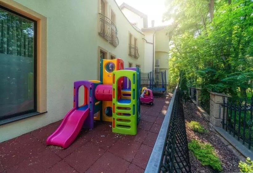 Отель Dworek Skawiński