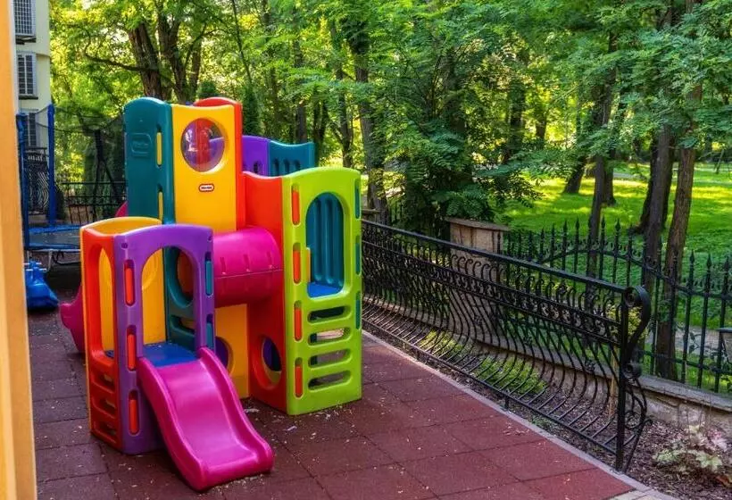 فندق Dworek Skawiński