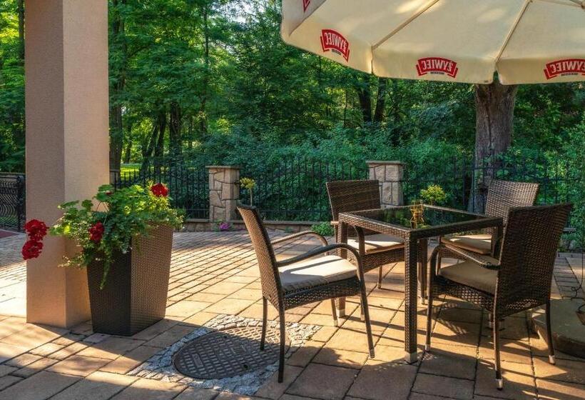 ホテル Dworek Skawiński