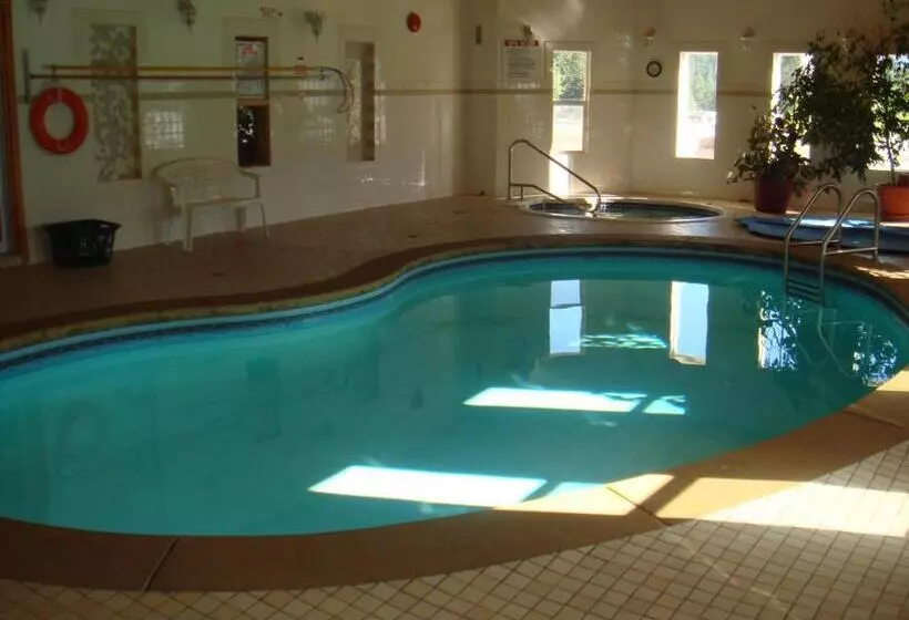 בית מלון כפרי Golden Village Lodge