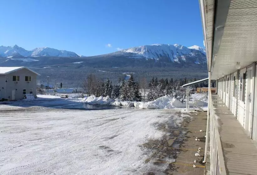 בית מלון כפרי Golden Village Lodge