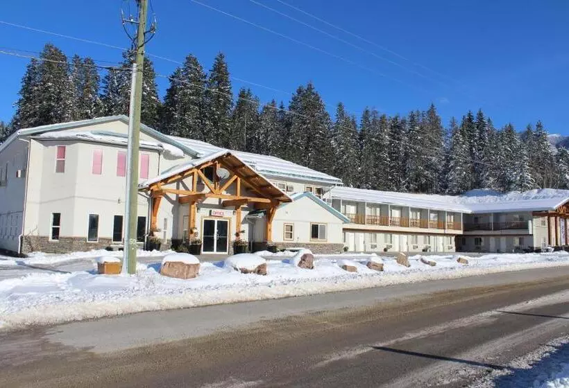 בית מלון כפרי Golden Village Lodge