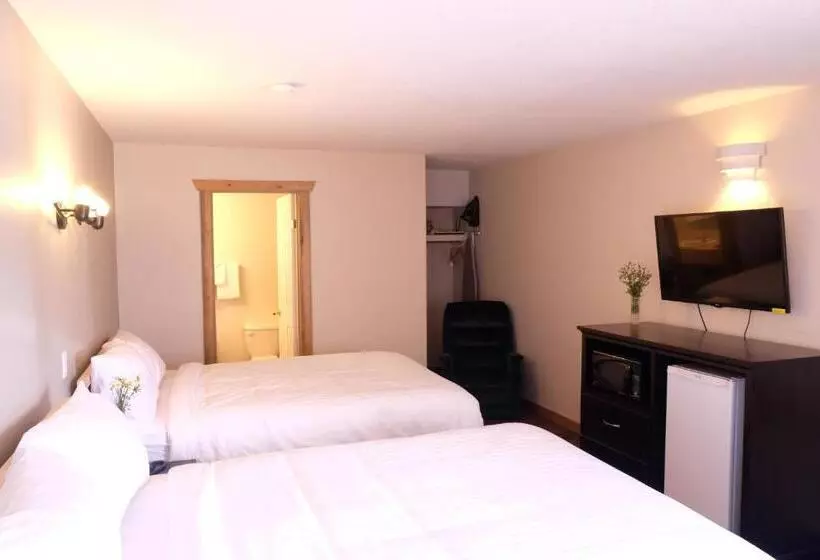 בית מלון כפרי Golden Village Lodge