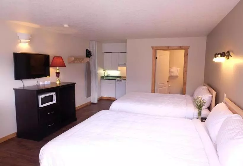 בית מלון כפרי Golden Village Lodge