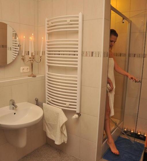 Отель Pensjonacik Graven