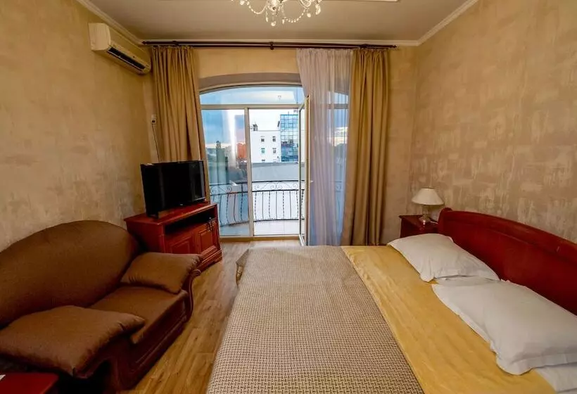 هتل Palace Ukraine