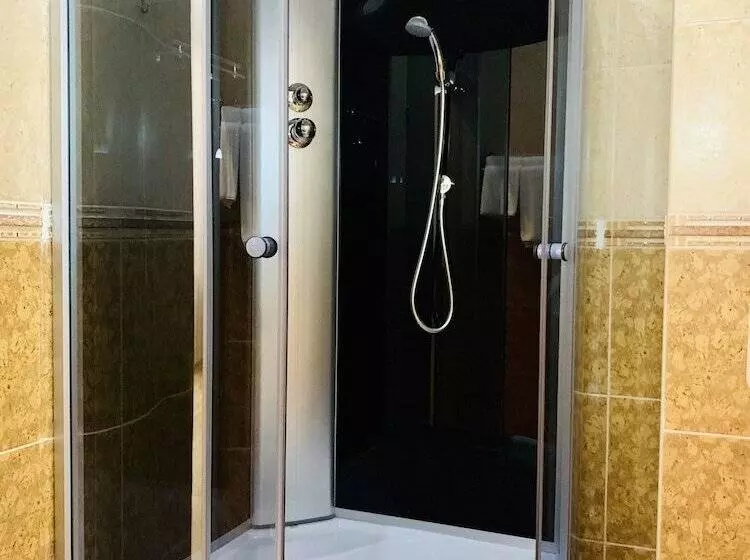 هتل Palace Ukraine