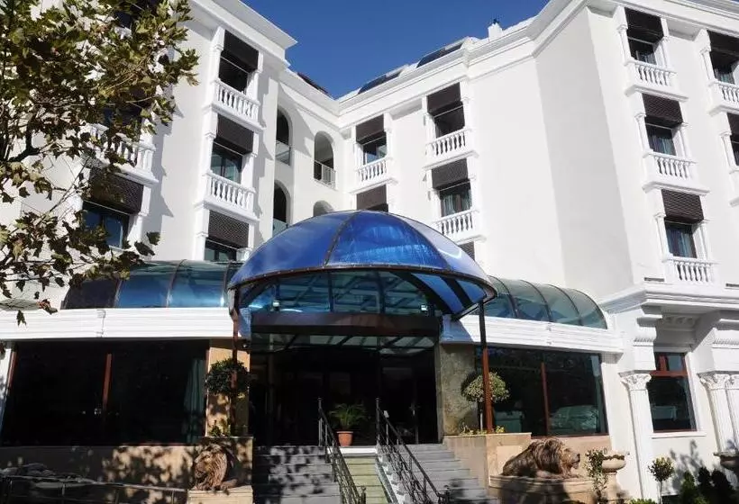 هتل Paradise Island