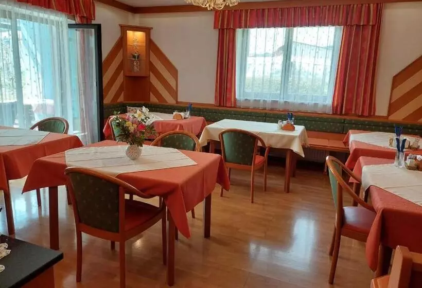 Hotel Pension Maria Wallner