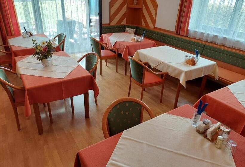 Отель Pension Maria Wallner