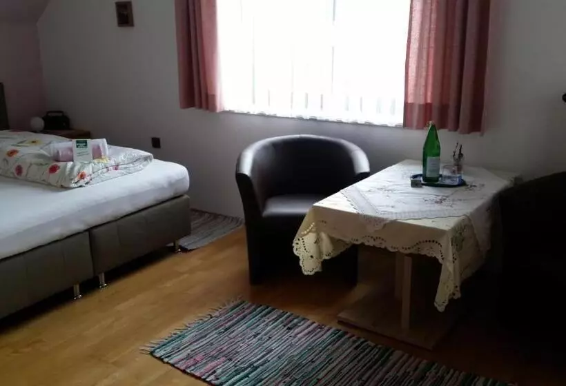 Hotel Pension Maria Wallner