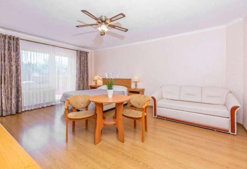 ホテル Apartament Rades