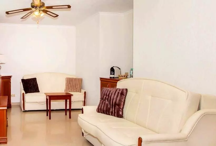 ホテル Apartament Rades