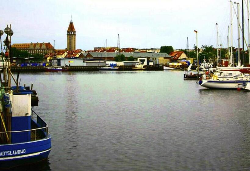 ホテル Apartament Rades