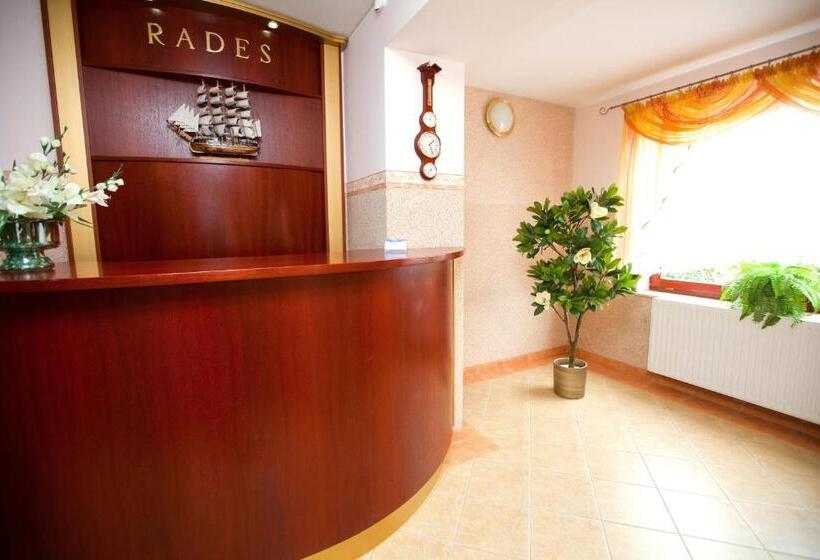ホテル Apartament Rades