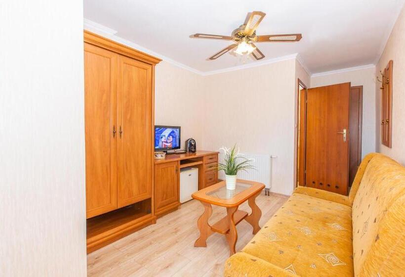 ホテル Apartament Rades