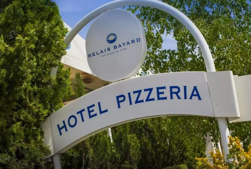 Отель Relais Bayard