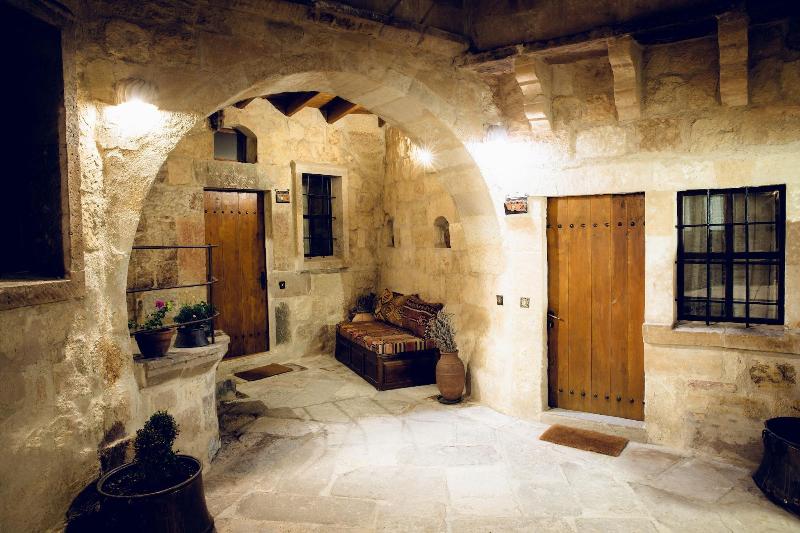 هتل Sultan Cave Suites