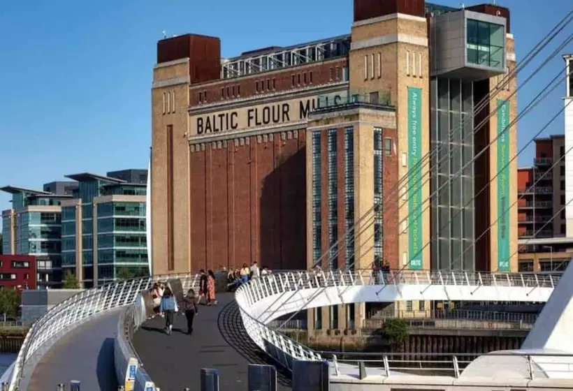 Exclusive 4 Bed House 10 Minutes From Newcastle