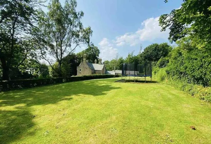 Exclusive 4 Bed House 10 Minutes From Newcastle