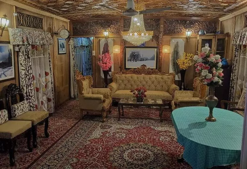 Hotelli Heritage Geneva House Boat