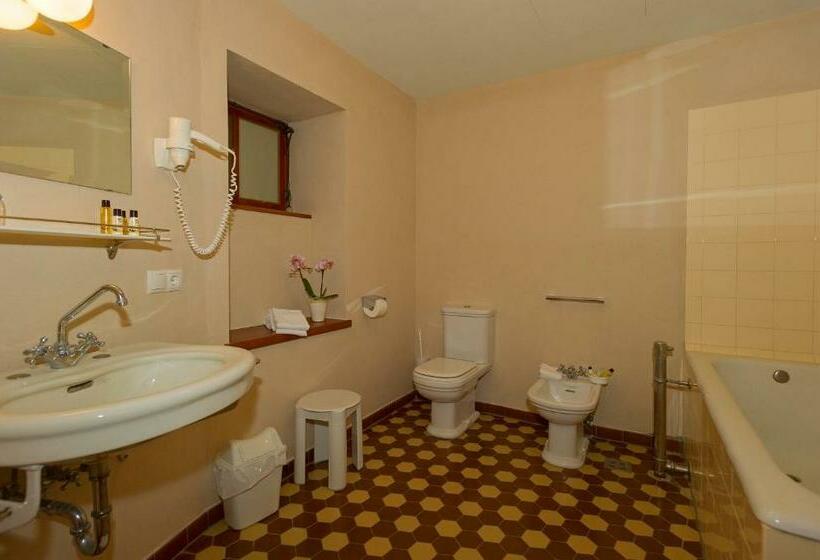 Отель Lago Di Braies