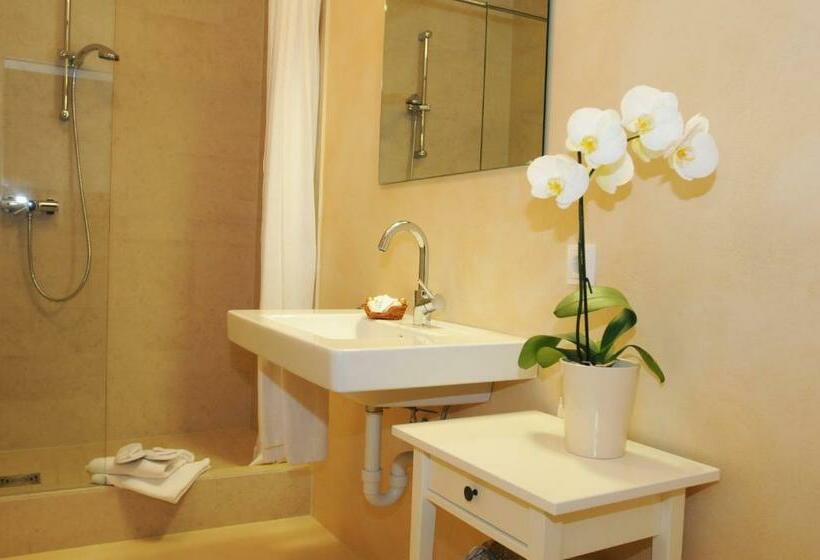 Отель Lago Di Braies