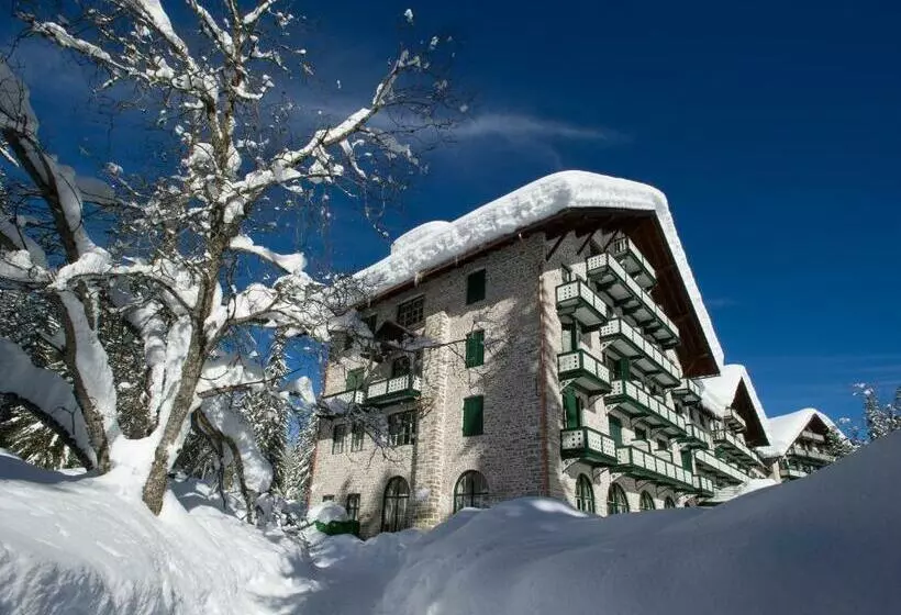 Hotelli Lago Di Braies