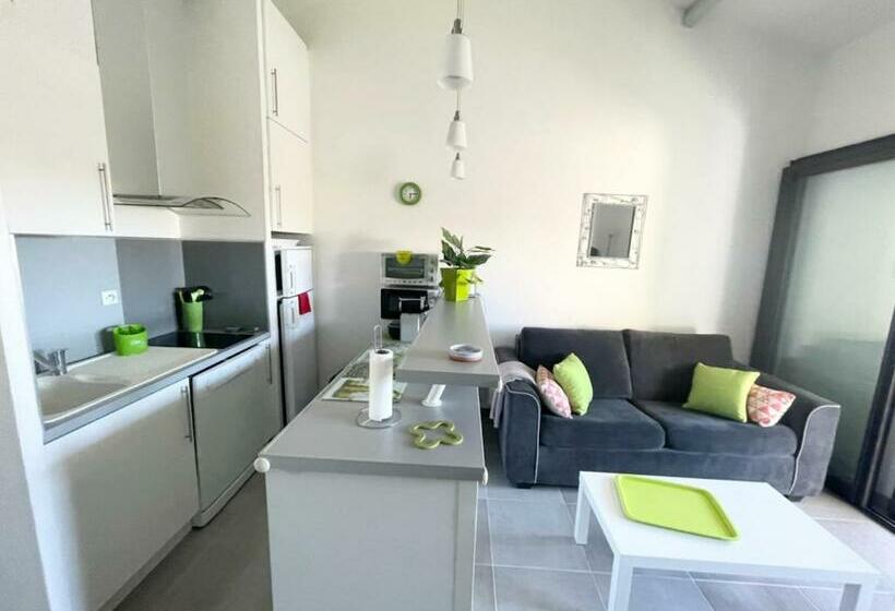 Bel Appartement à 300 Mètres De La Plage +parking