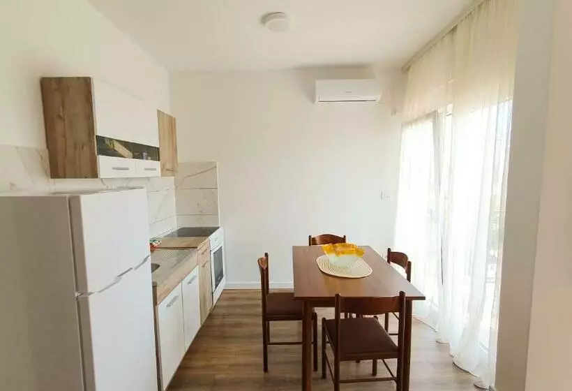 Bonaca Holiday Apartments Bar