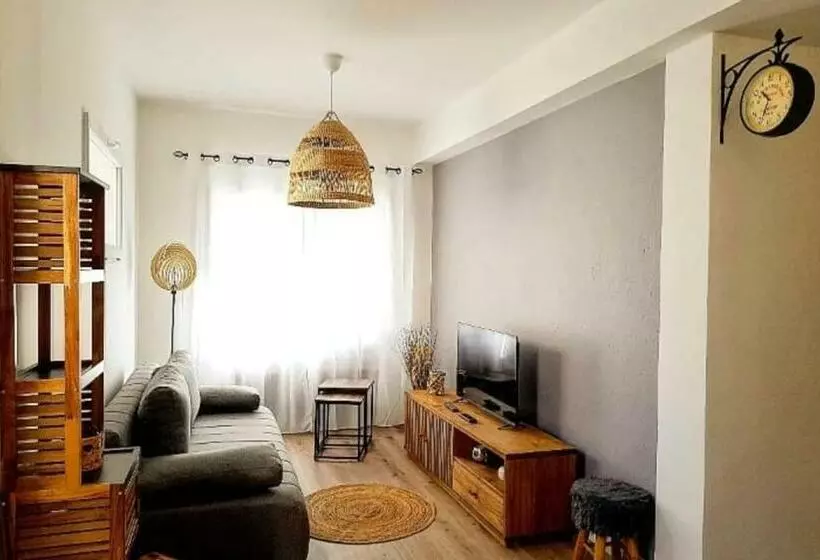 Charming T2 Equipped 1min Walk To Beaches