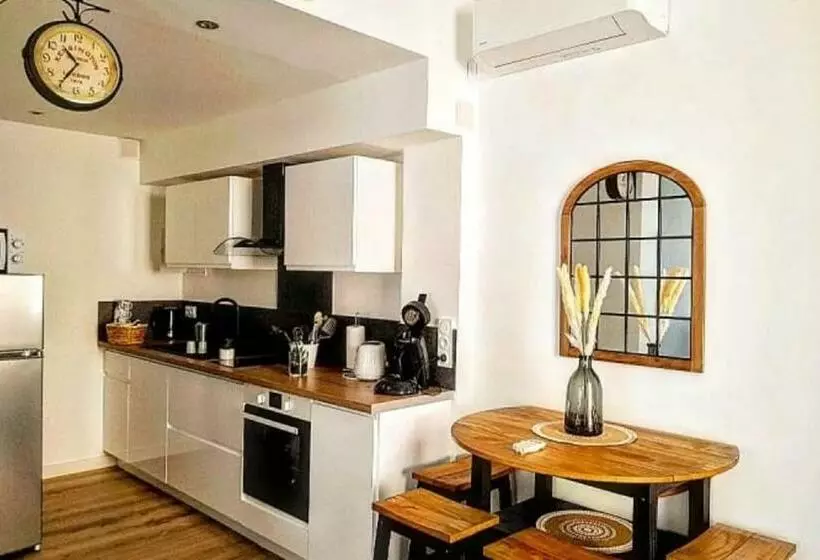 Charming T2 Equipped 1min Walk To Beaches