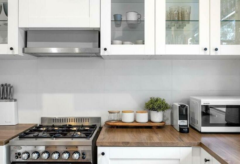 Gigglewiggy   Beach House Wrapped In Nature