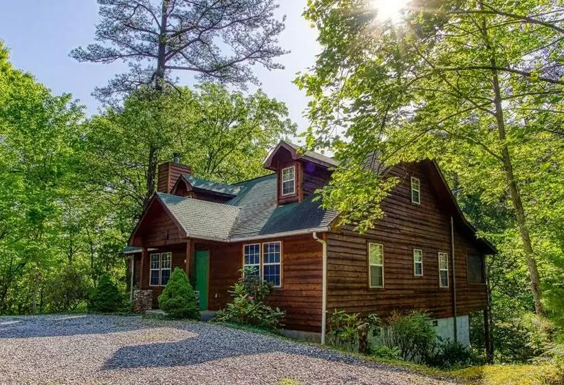 Laurel Cottage, 560 Free Tickets Each Paid Day, Hot Tub, Pool Table!