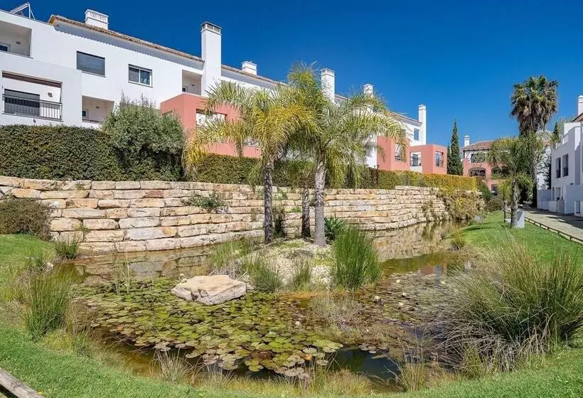 Modern And Spacious Holiday Apartment, Cabanas