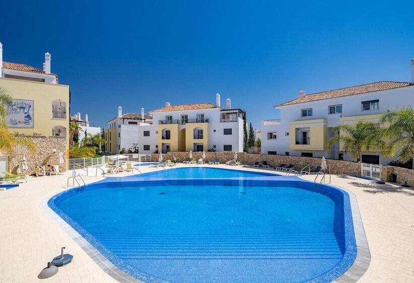 Modern And Spacious Holiday Apartment, Cabanas