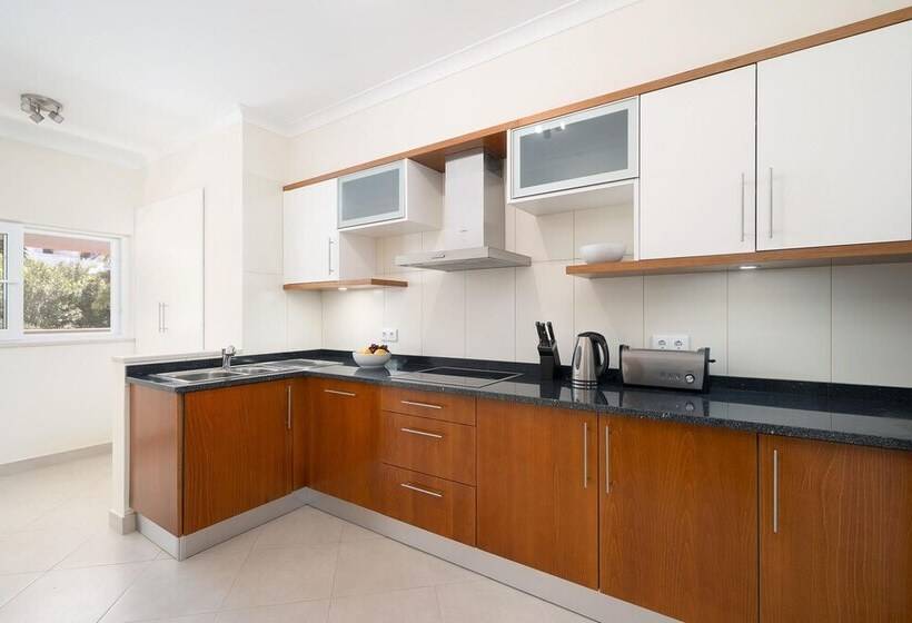 Modern And Spacious Holiday Apartment, Cabanas