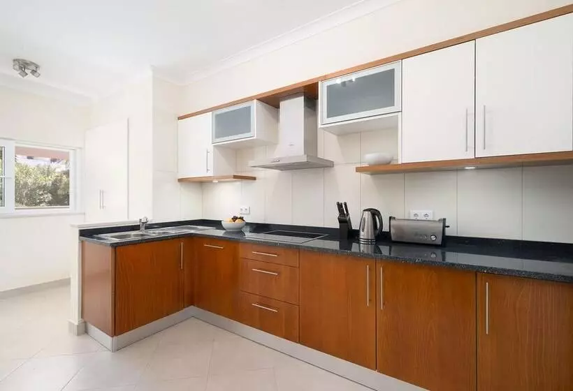 Modern And Spacious Holiday Apartment, Cabanas