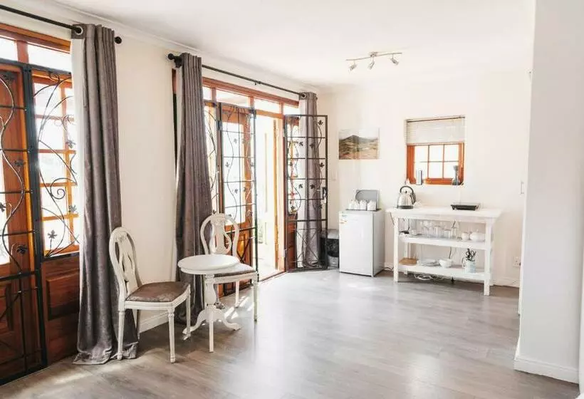 Mitre S Edge Vineyard Studio