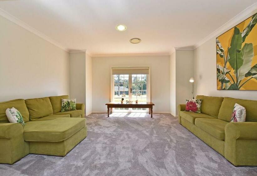 Nova Country Homestead