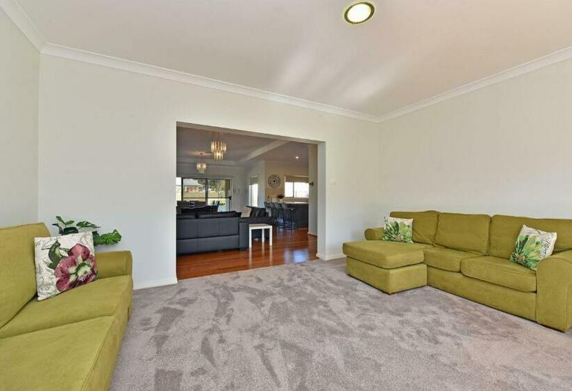 Nova Country Homestead