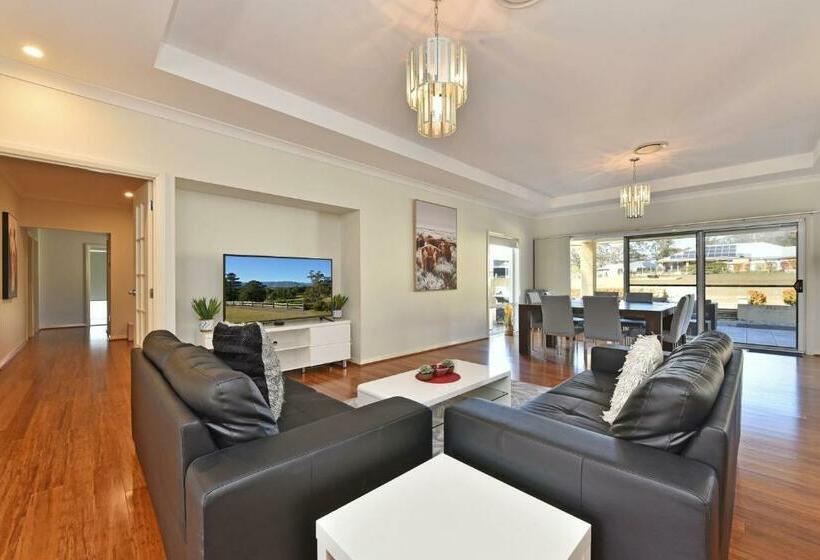 Nova Country Homestead